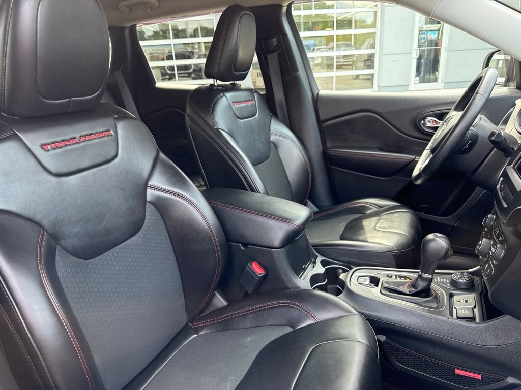 Used 2019 Jeep Cherokee Trailhawk w/ Cold Weather Group AWD/4WD image 48