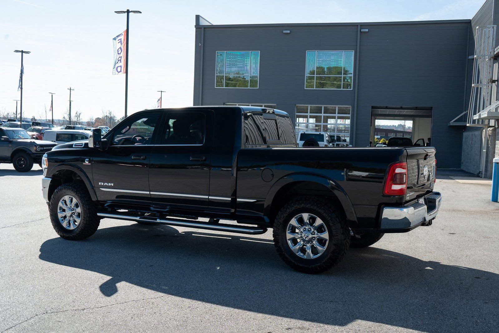 Used 2024 RAM 2500 Limited image 14