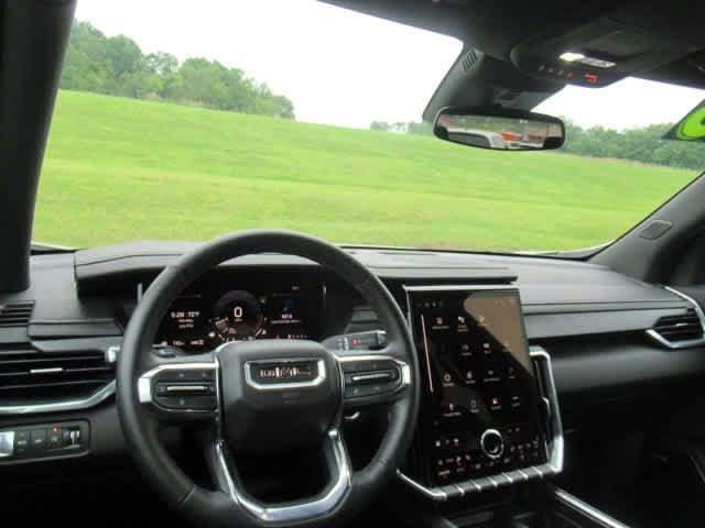 Used 2025 GMC Acadia Elevation image 7