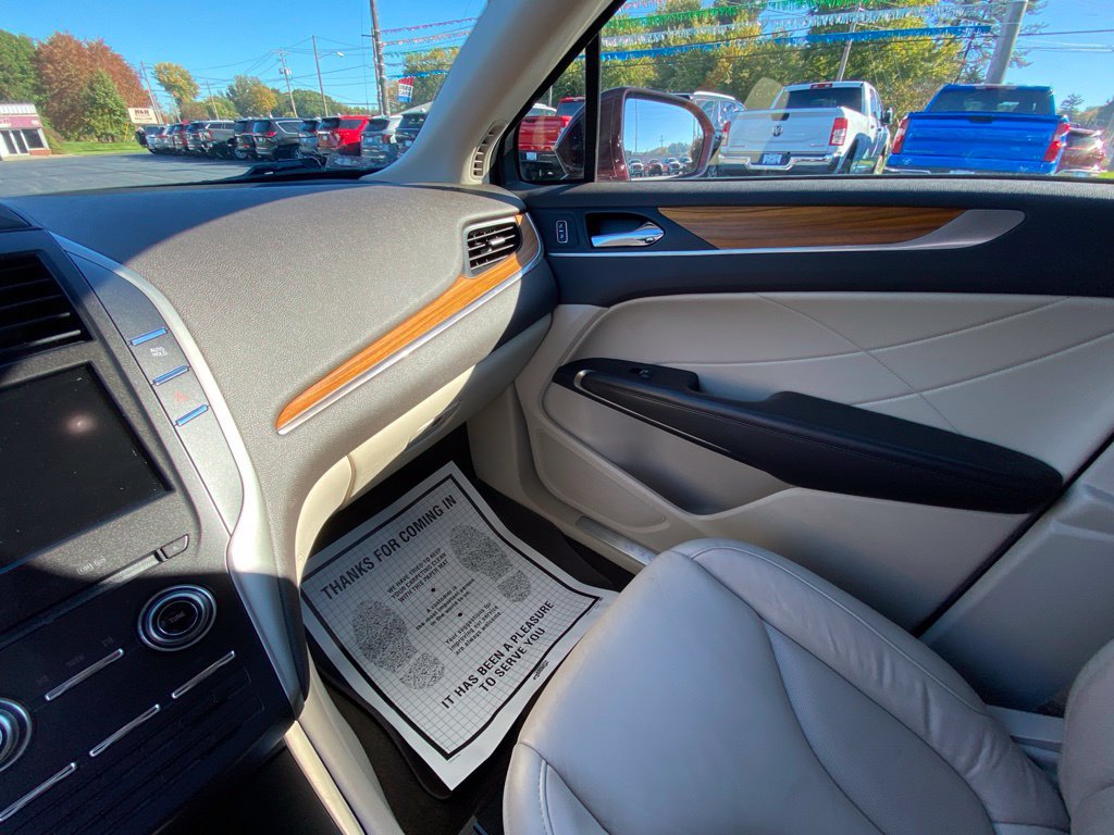 Used 2019 Lincoln MKC Select w/ Select Plus Package AWD/4WD image 14