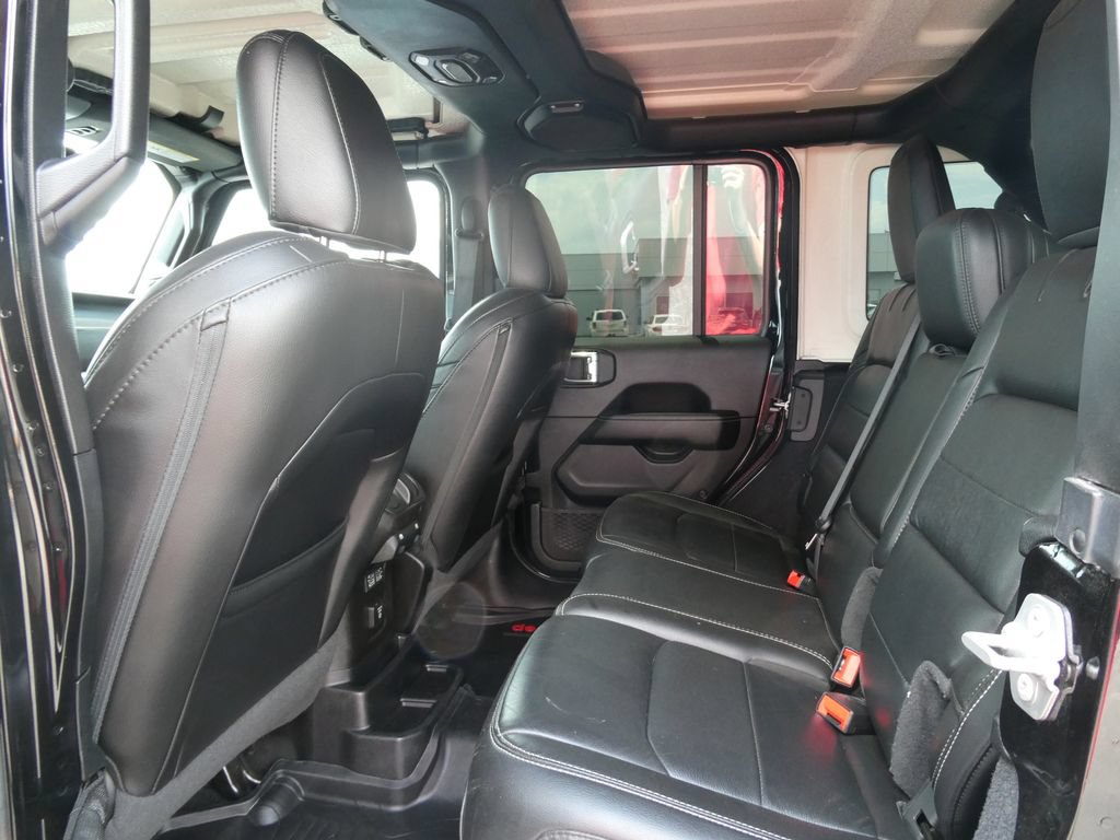 Used 2020 Jeep Wrangler Unlimited Sahara AWD/4WD image 19