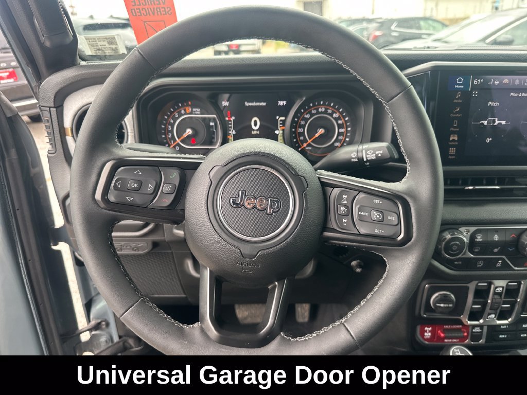 Used 2025 Jeep Gladiator Sport AWD/4WD image 15