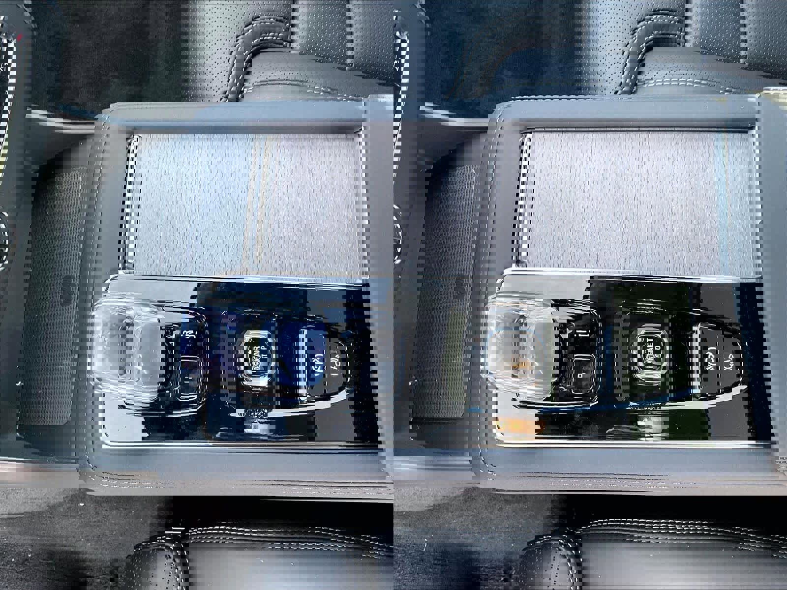 New 2026 Volvo XC90 T8 Ultra w/ Lounge Package image 10