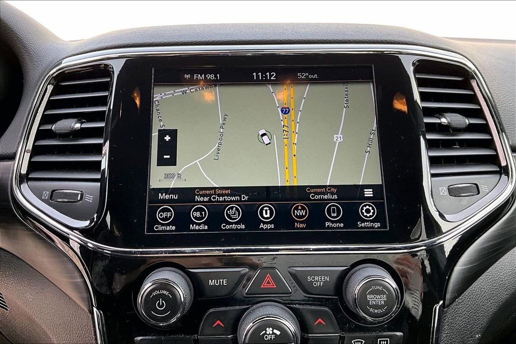 Used 2022 Jeep Grand Cherokee Laredo X image 12