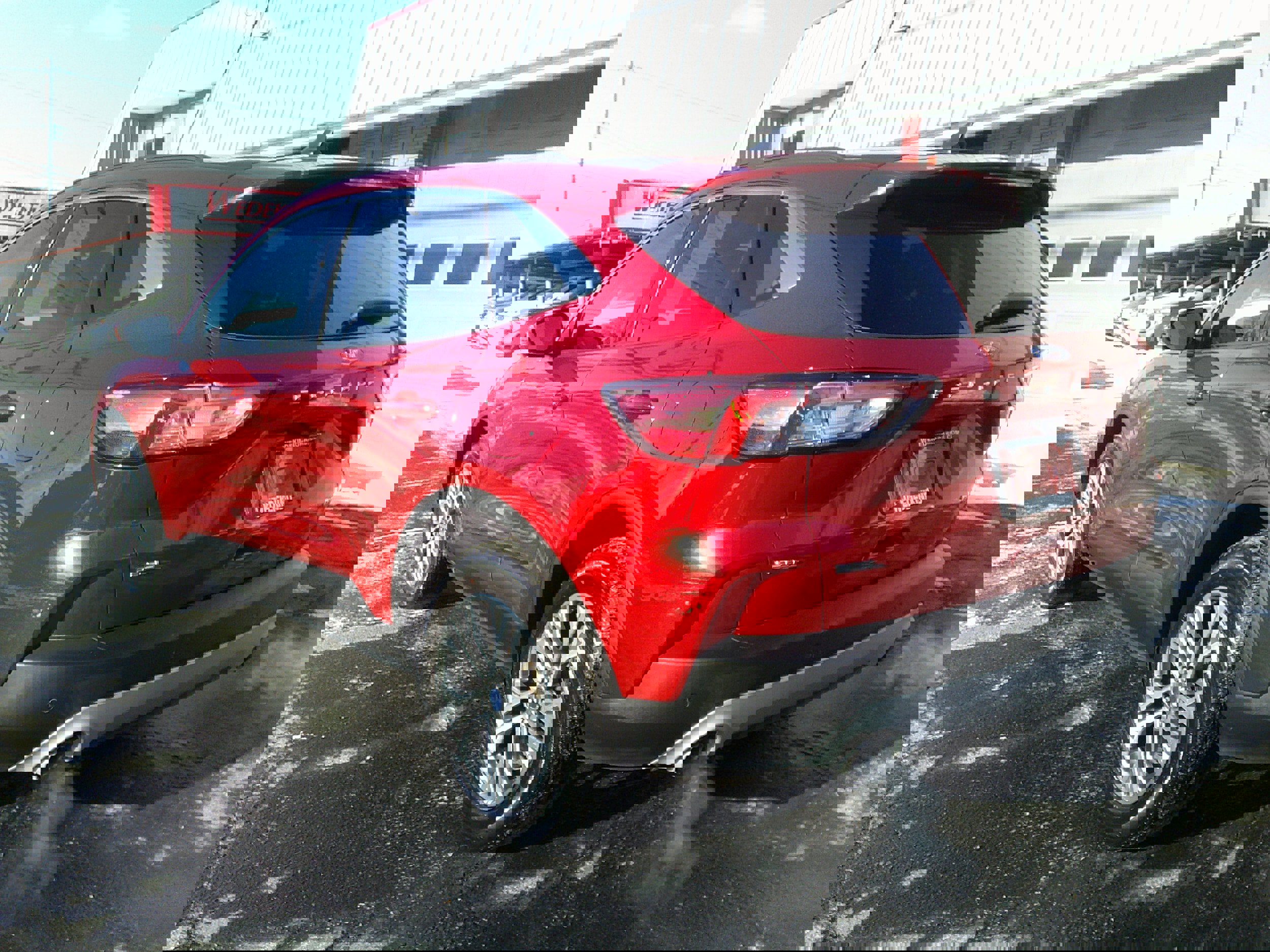 Used 2022 Ford Escape SEL AWD/4WD image 3
