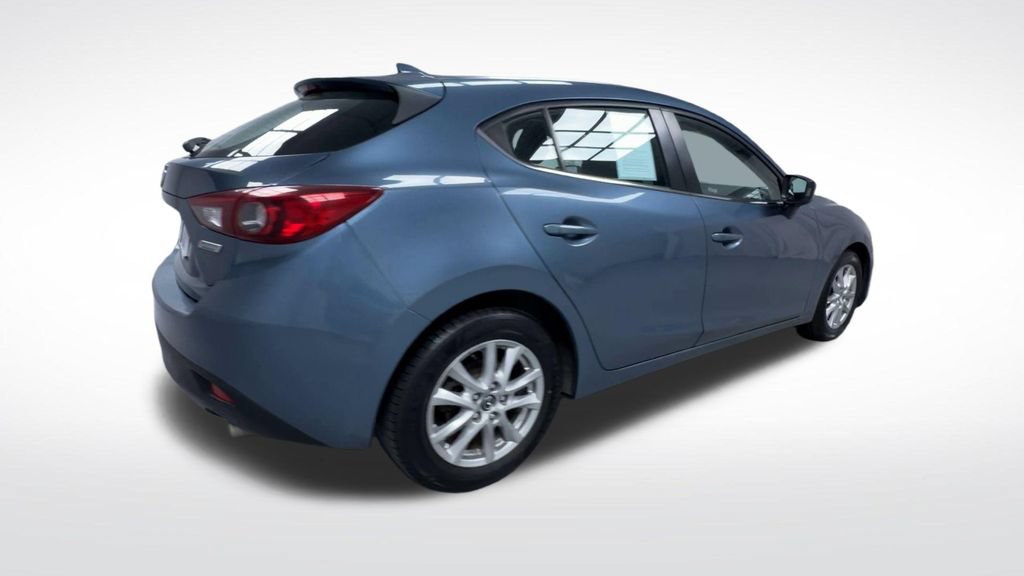 Used 2016 MAZDA MAZDA3 i Touring w/ Popular Equipment Package FWD image 8