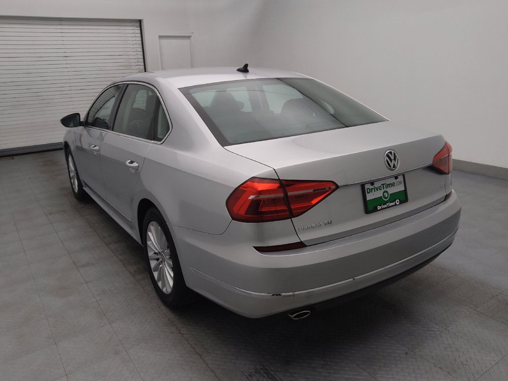 Used 2016 Volkswagen Passat 1.8T SE FWD image 5