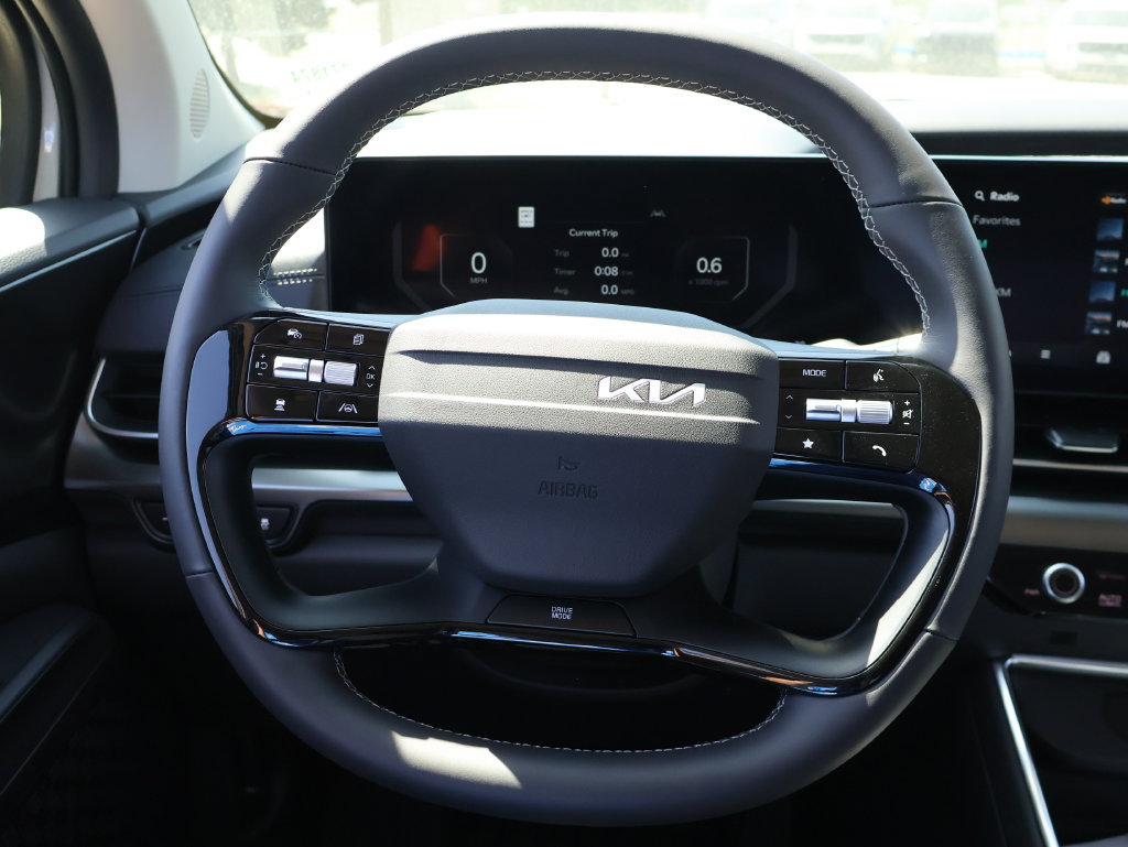 New 2027 Kia Carnival SX w/ Dark Edition Package FWD image 35