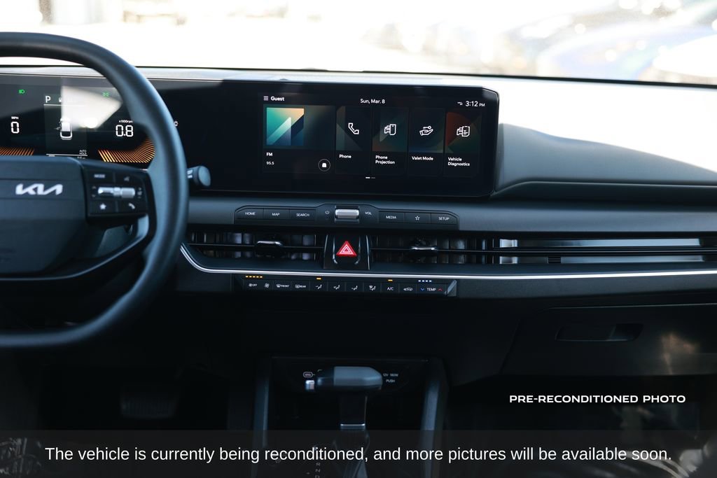 Used 2025 Kia K4 LXS image 25