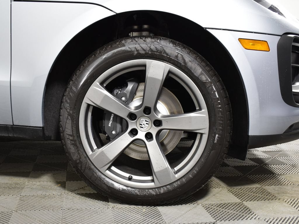 Used 2026 Porsche Macan AWD/4WD image 12