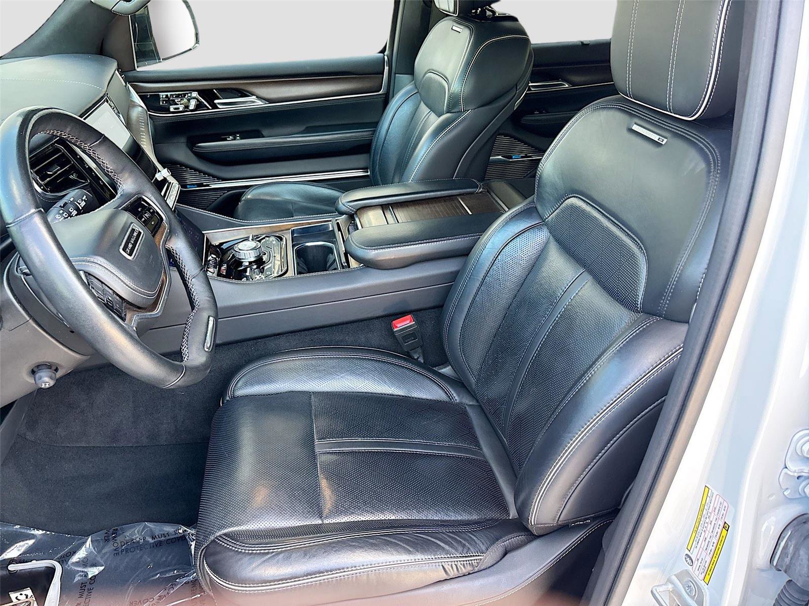 Used 2023 Jeep Grand Wagoneer Series II AWD/4WD image 22