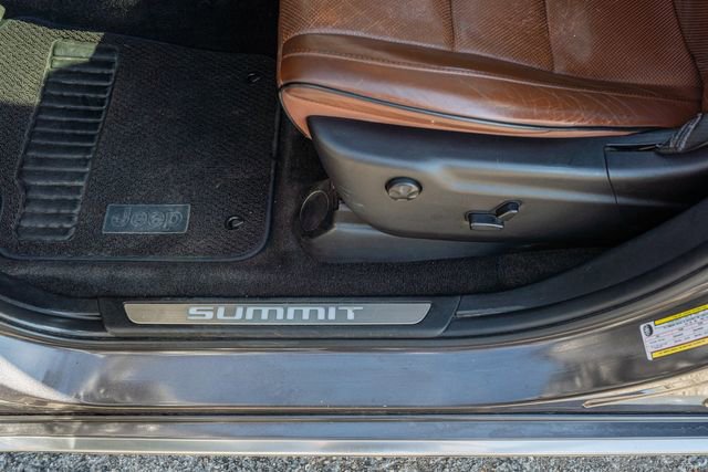 Used 2015 Jeep Grand Cherokee Summit w/ Platinum Series Group AWD/4WD image 18