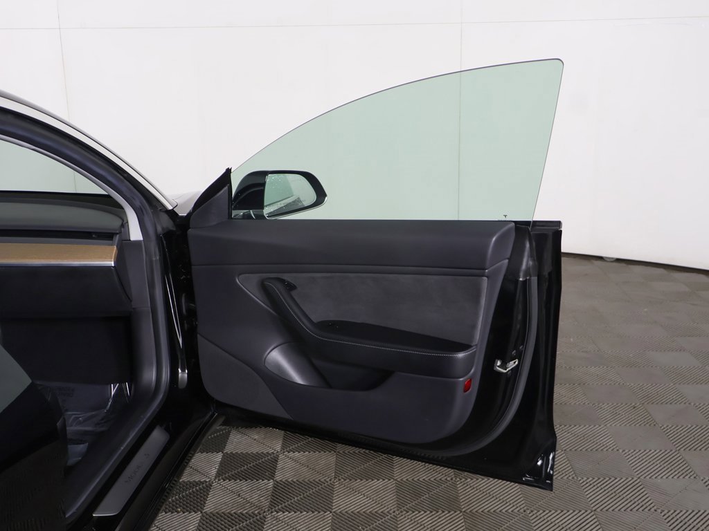 Used 2019 Tesla Model 3 Standard Range Plus image 22