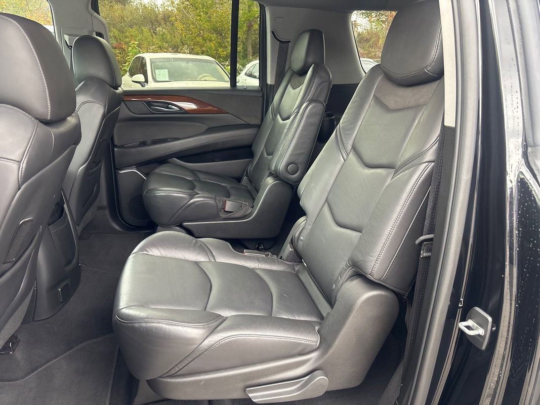 Used 2019 Cadillac Escalade ESV Premium Luxury image 15