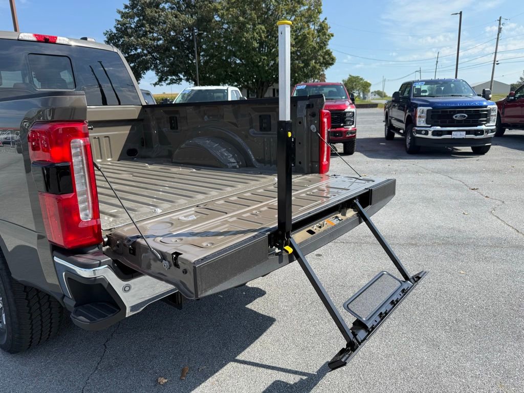 New 2026 Ford F350 Lariat w/ Lariat Premium Package image 35