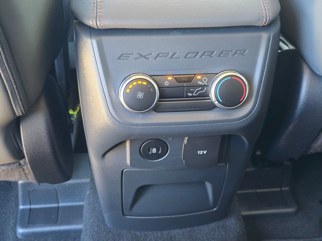 Used 2025 Ford Explorer Active w/ Active Comfort Package image 19