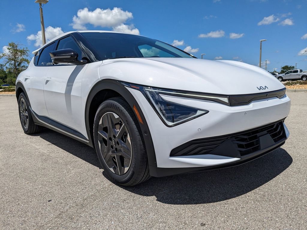 New 2025 Kia EV6 Light w/ Light LR Technology Package RWD image 2