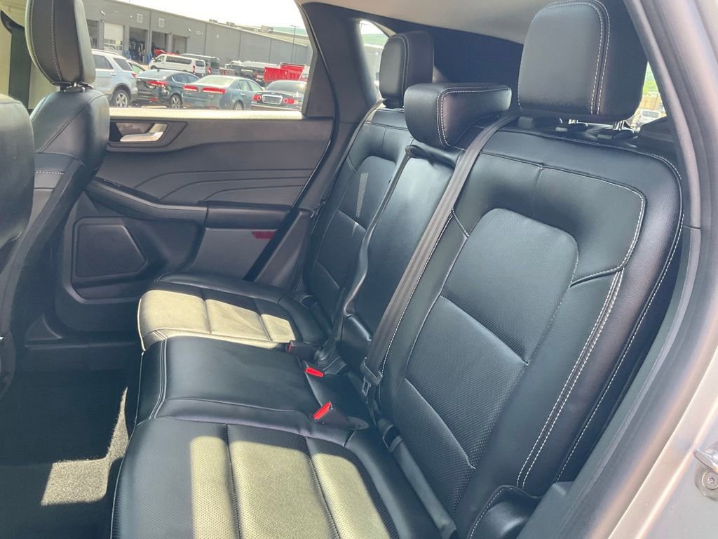 Used 2022 Ford Escape SEL w/ Technology Package AWD/4WD image 19
