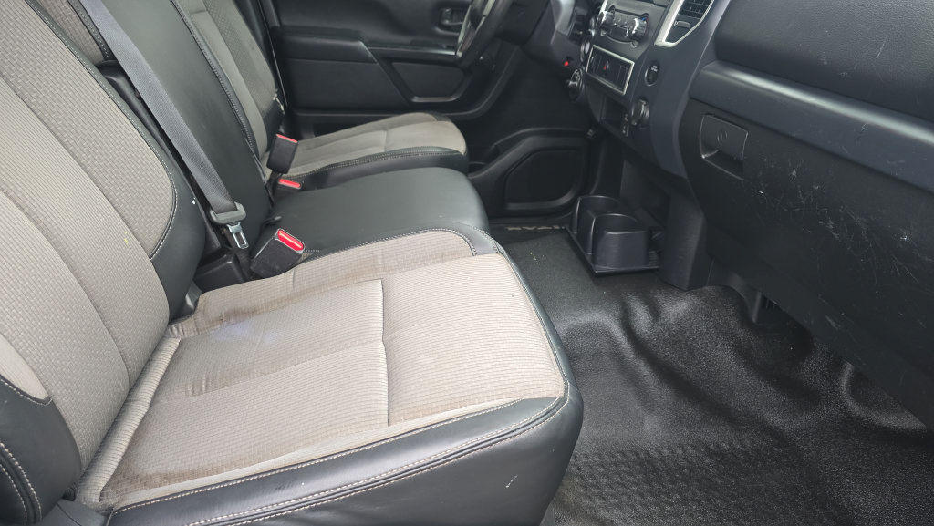 Used 2017 Nissan Titan S AWD/4WD image 13