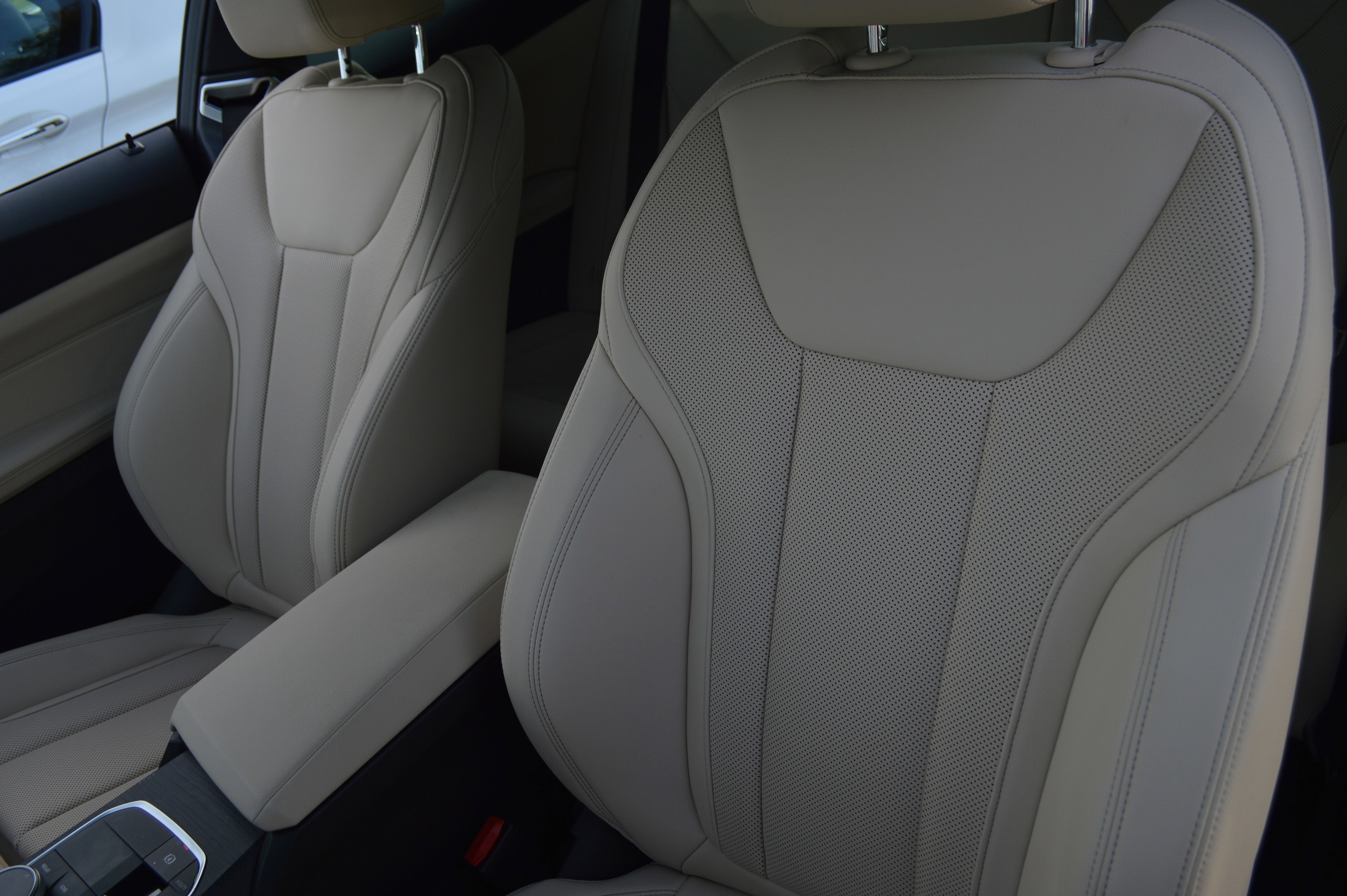 Used 2026 BMW 430i Coupe w/ Parking Assistance Package image 26