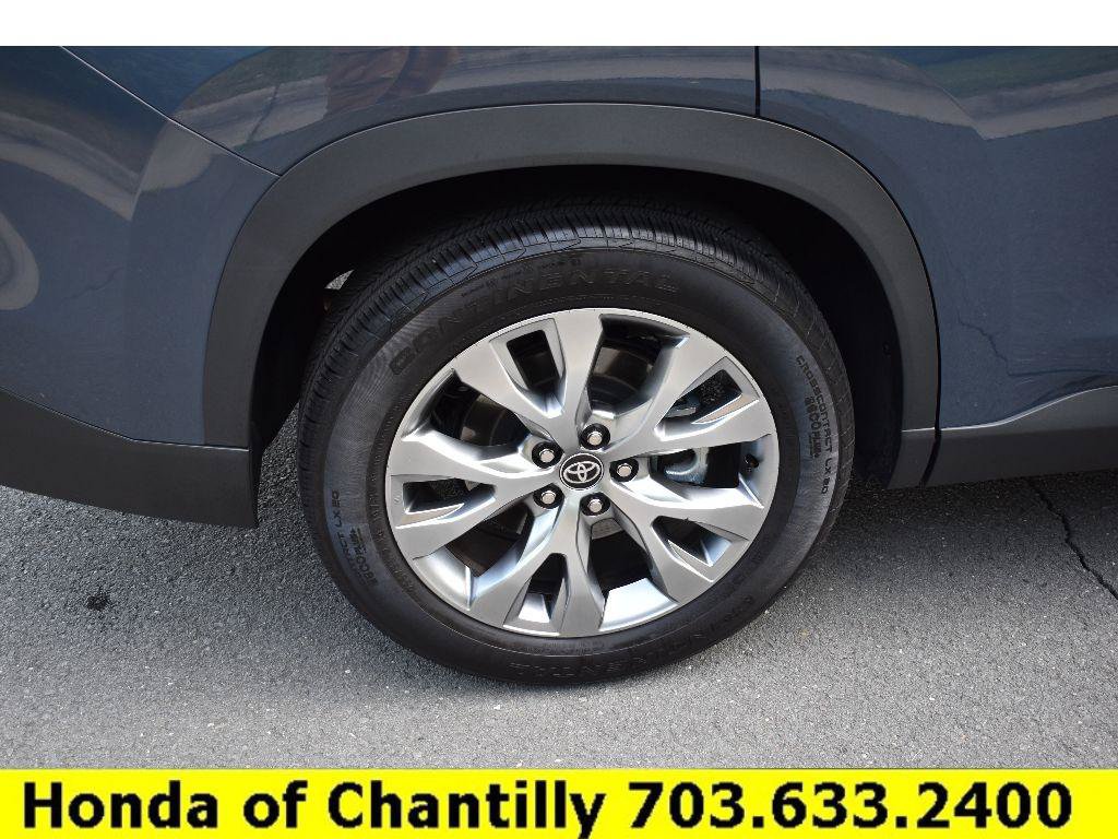 Used 2025 Toyota Grand Highlander AWD image 35