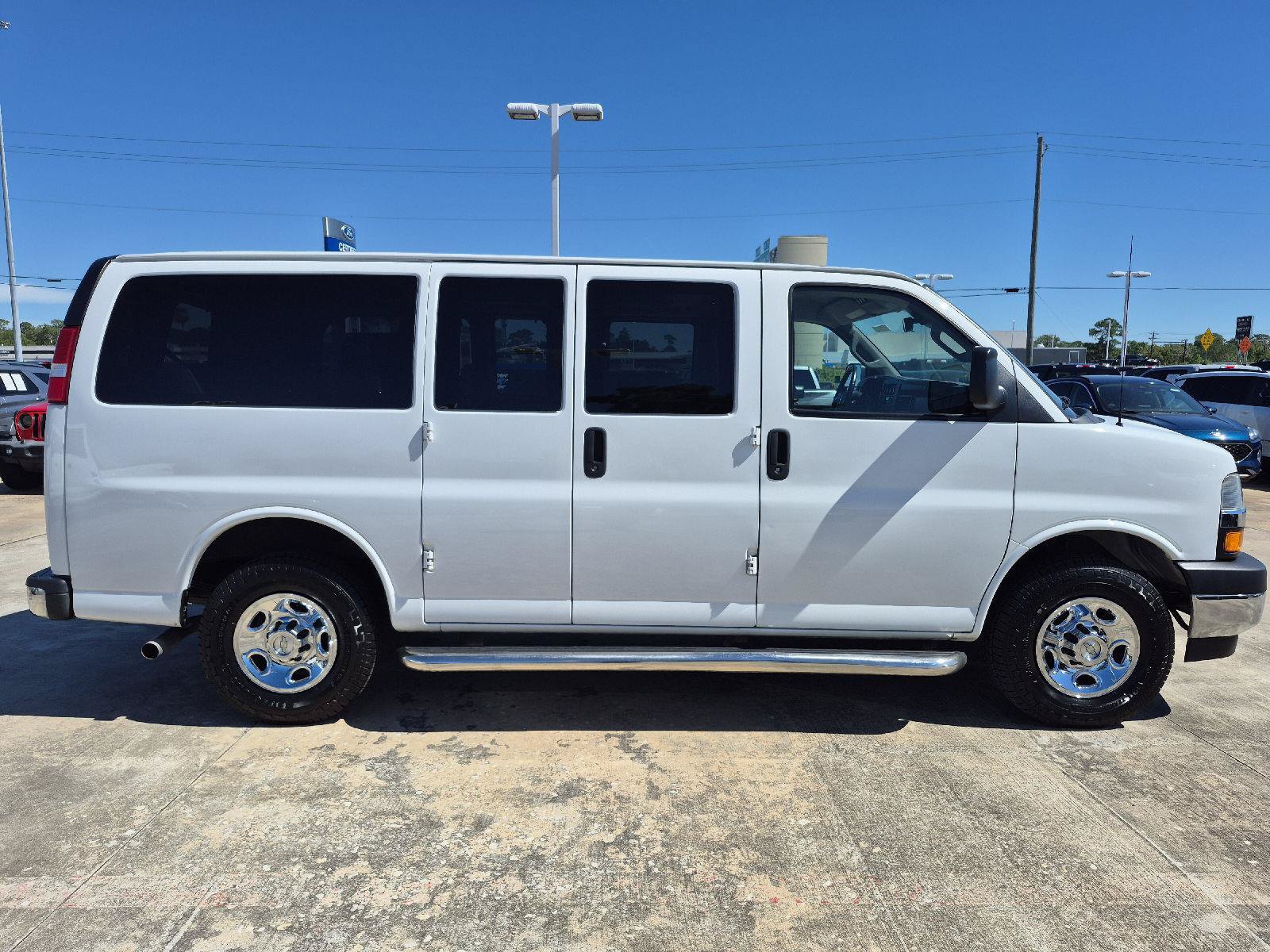 Used 2021 Chevrolet Express 2500 LT w/ LT Preferred Equipment Group RWD image 14