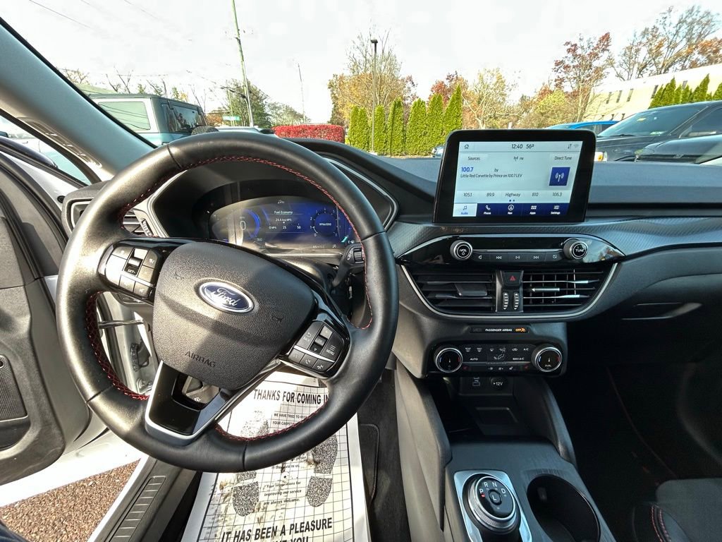 Certified 2022 Ford Escape SEL w/ SEL Stealth AWD Package image 26