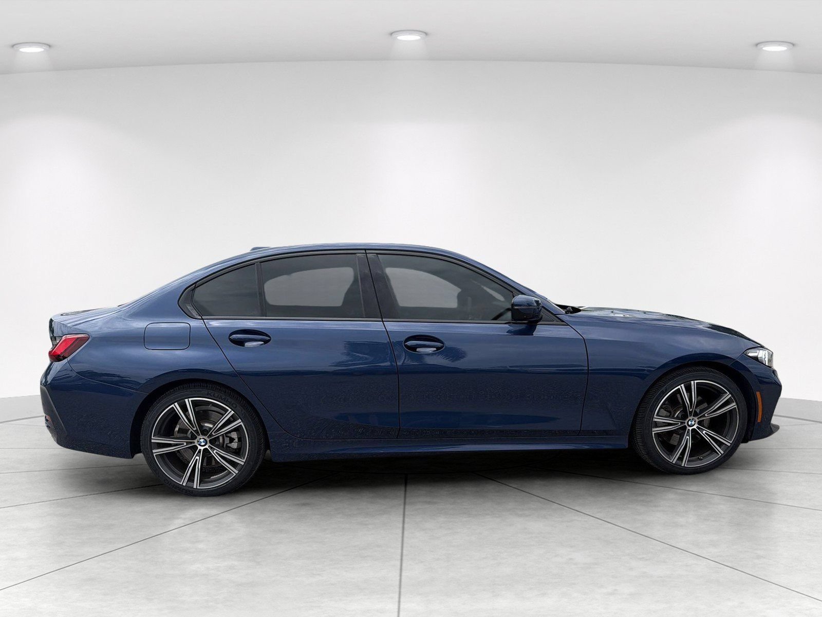 Used 2023 BMW 330i Sedan w/ Premium Package RWD image 3