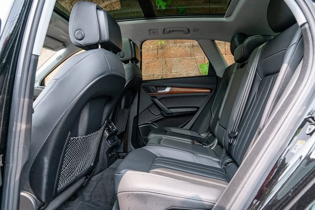 Used 2021 Audi Q5 e Premium Plus w/ Premium Plus Package image 21