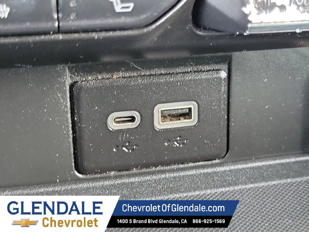 Used 2022 Chevrolet Suburban LT RWD image 28
