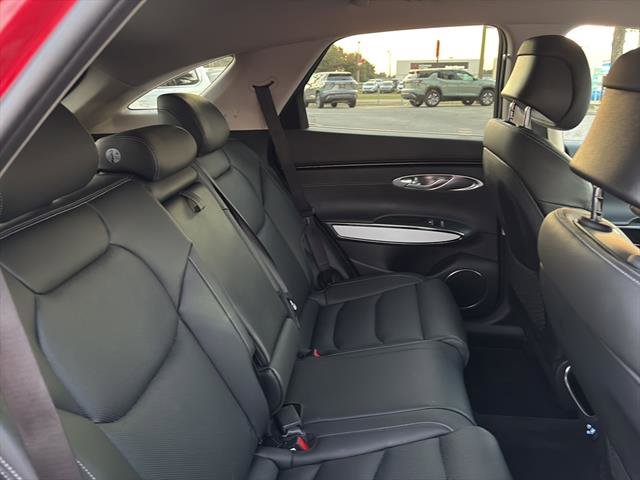 Used 2025 Genesis GV70 2.5T image 11