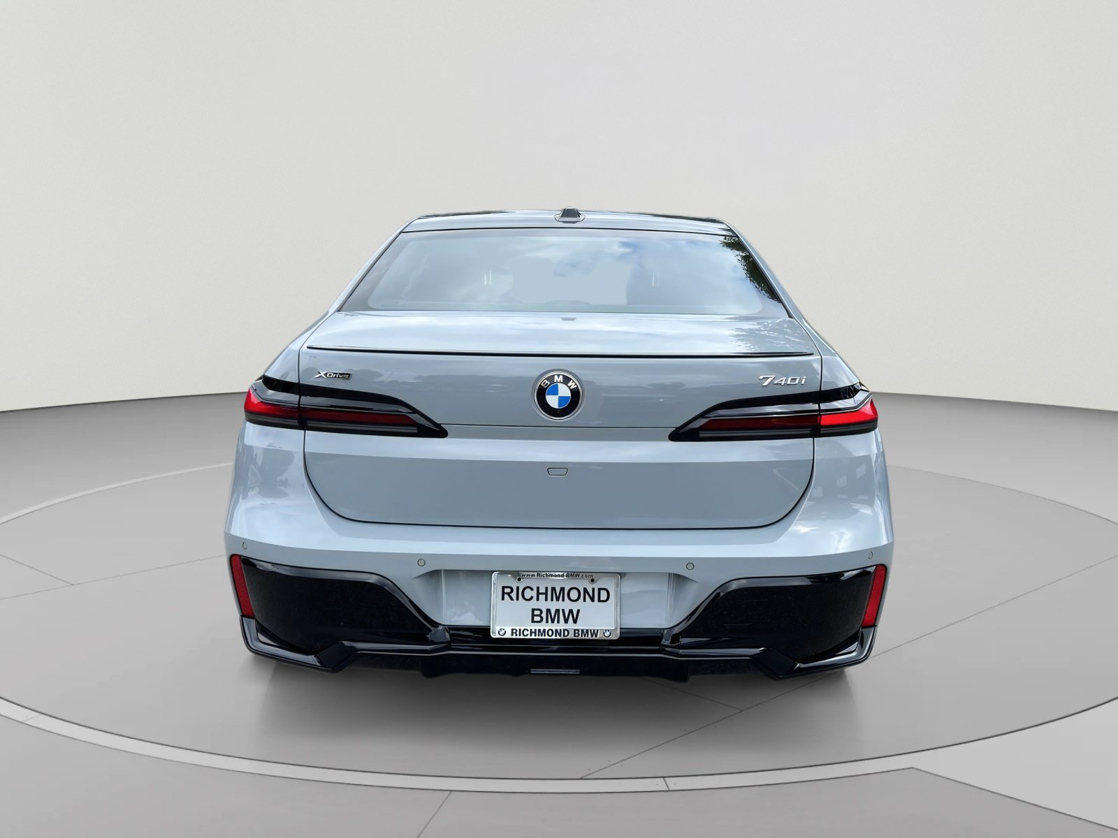 New 2025 BMW 740i xDrive w/ Executive Package AWD/4WD image 4