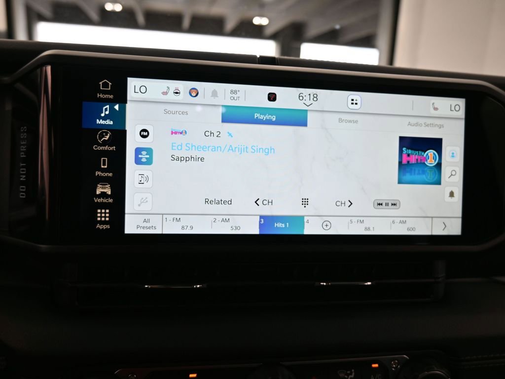 Used 2024 Jeep Gladiator Sport w/ Premium Package image 23