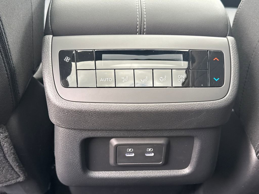 New 2026 Nissan Pathfinder SV w/ SV Premium Package image 39