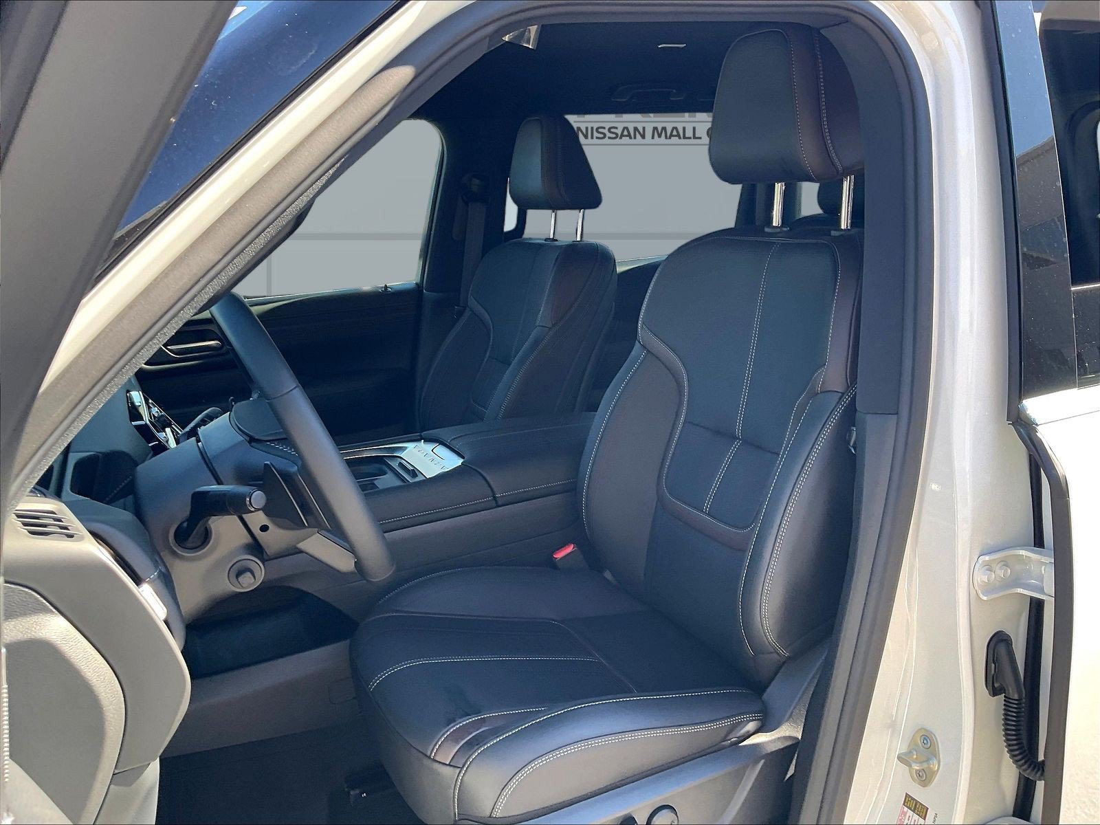 New 2026 Nissan Armada SL w/ Captain's Chari Seat Package AWD/4WD image 9