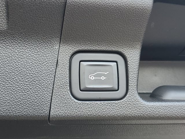 Used 2023 GMC Acadia SLE w/ LPO, Cargo Package AWD/4WD image 9