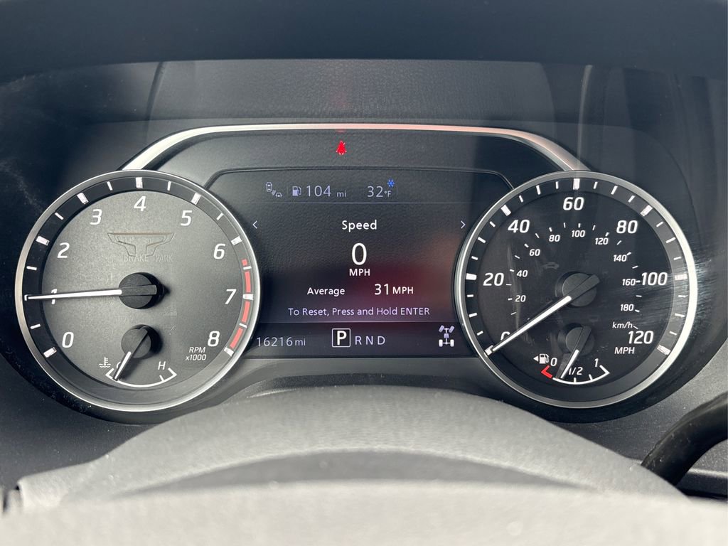 Used 2024 Nissan Titan SV w/ SV Convenience Package image 23