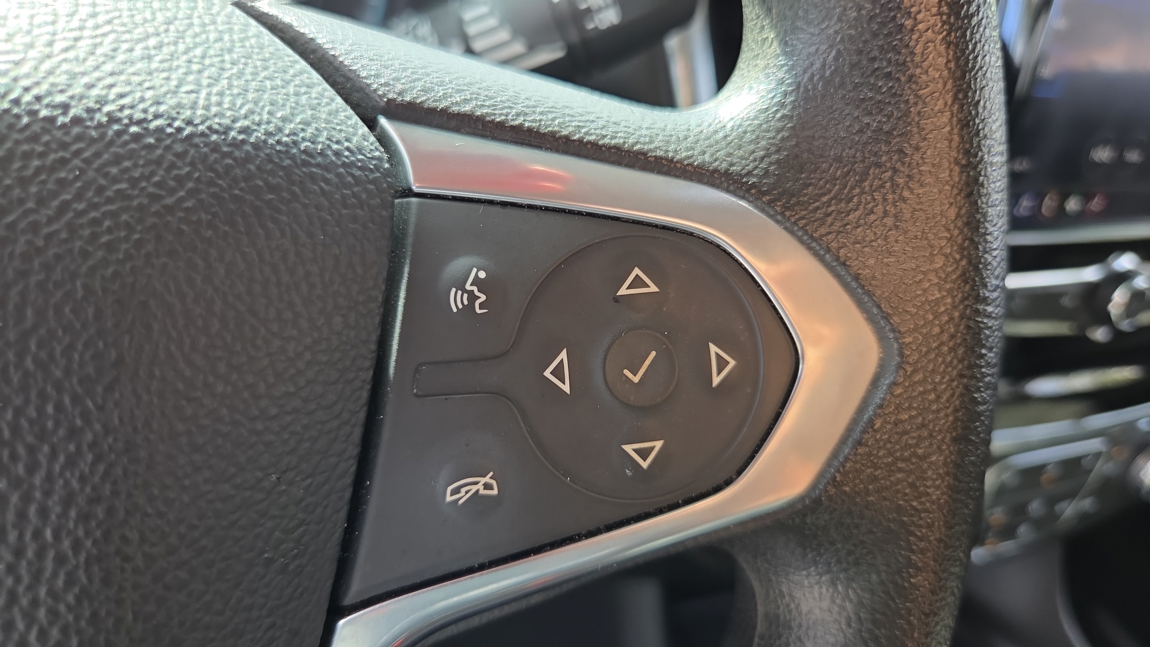 Certified 2020 Chevrolet Traverse LS w/ LPO, Floor Liner Package FWD image 25
