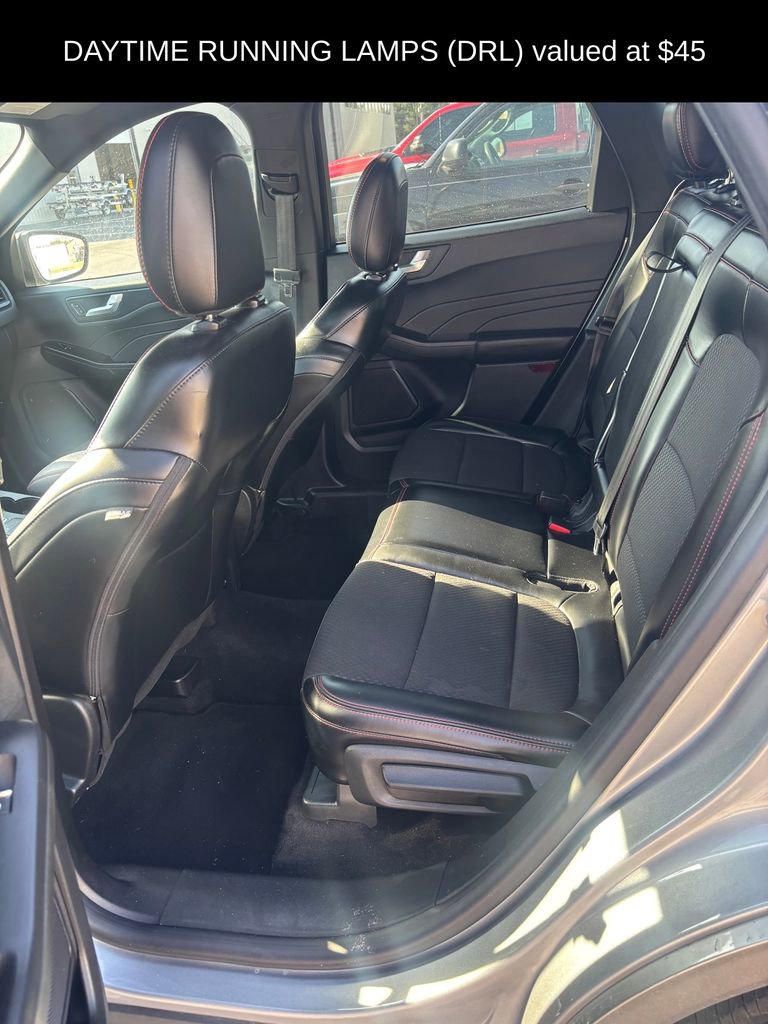 Used 2024 Ford Escape ST-Line w/ Cold Weather Package FWD image 3