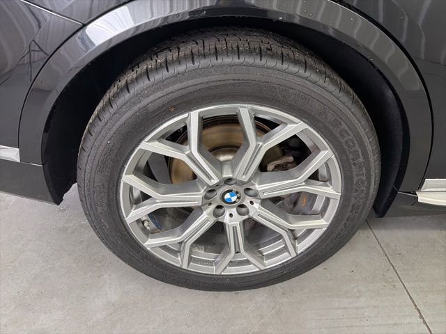 Used 2025 BMW X7 xDrive40i image 24