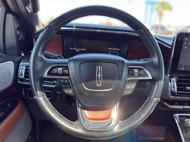 Used 2021 Lincoln Navigator Reserve w/ Luxury Package image 12