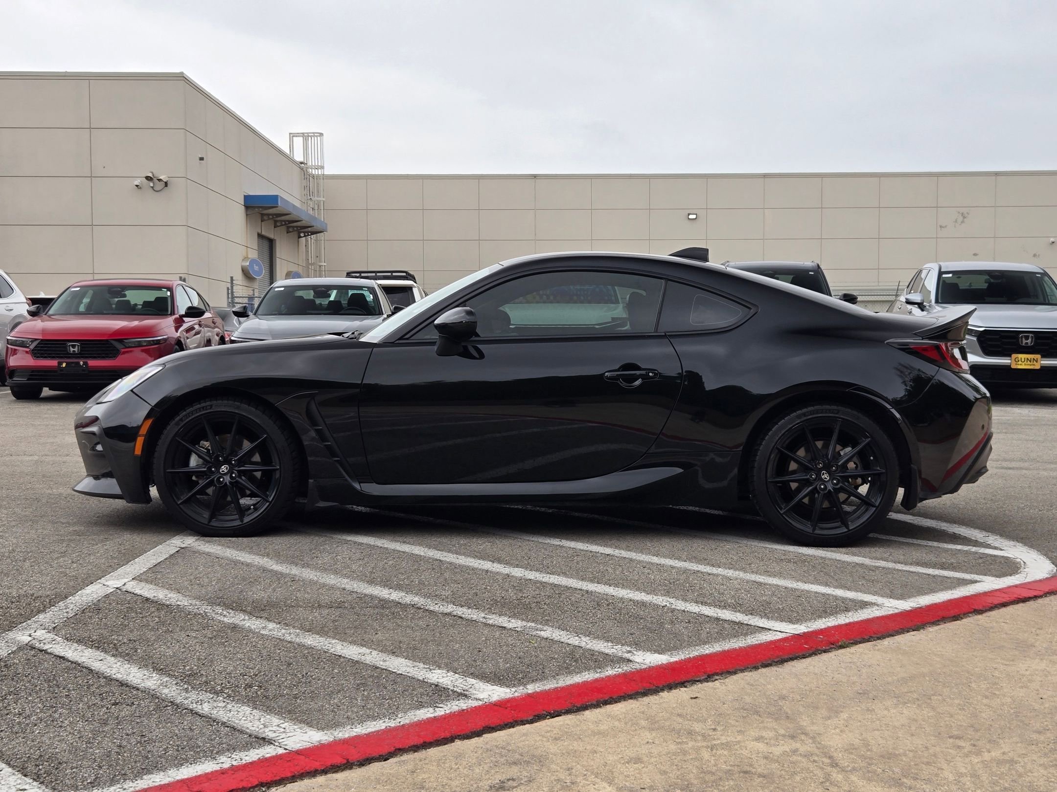 Used 2023 Toyota GR86 Premium RWD image 6