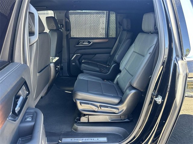Used 2025 GMC Yukon XL Denali image 24