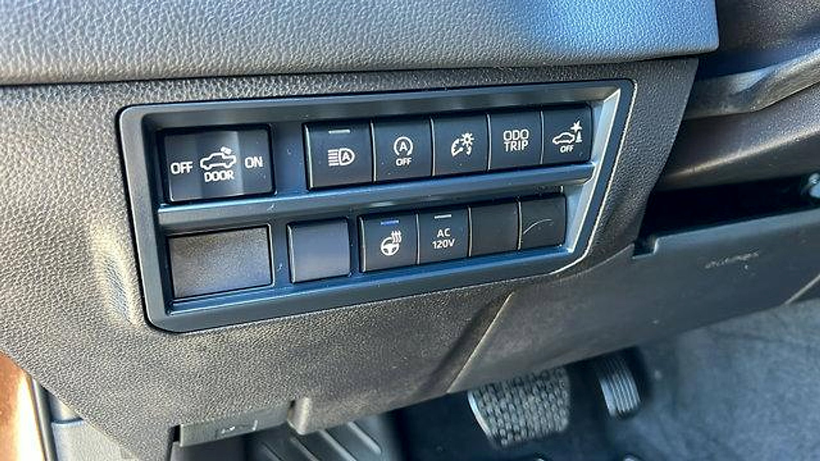 Used 2025 Toyota Tundra Limited image 28