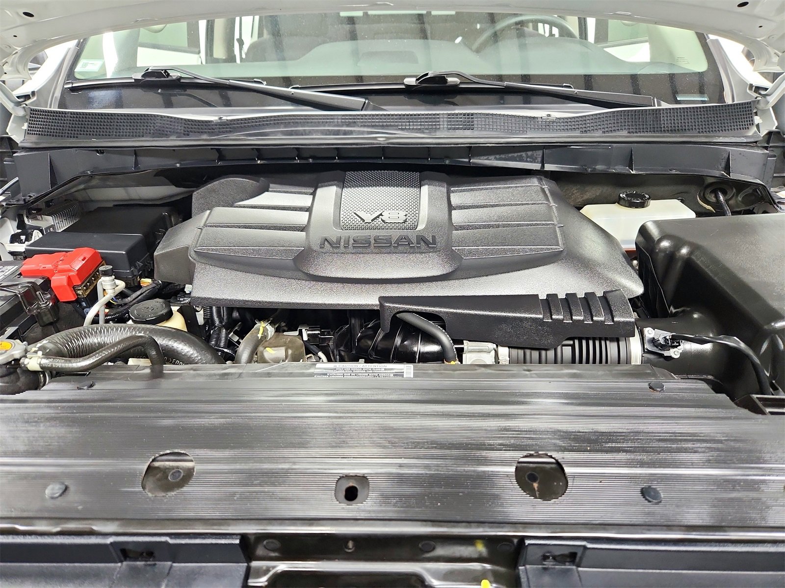 Used 2023 Nissan Titan SV image 17