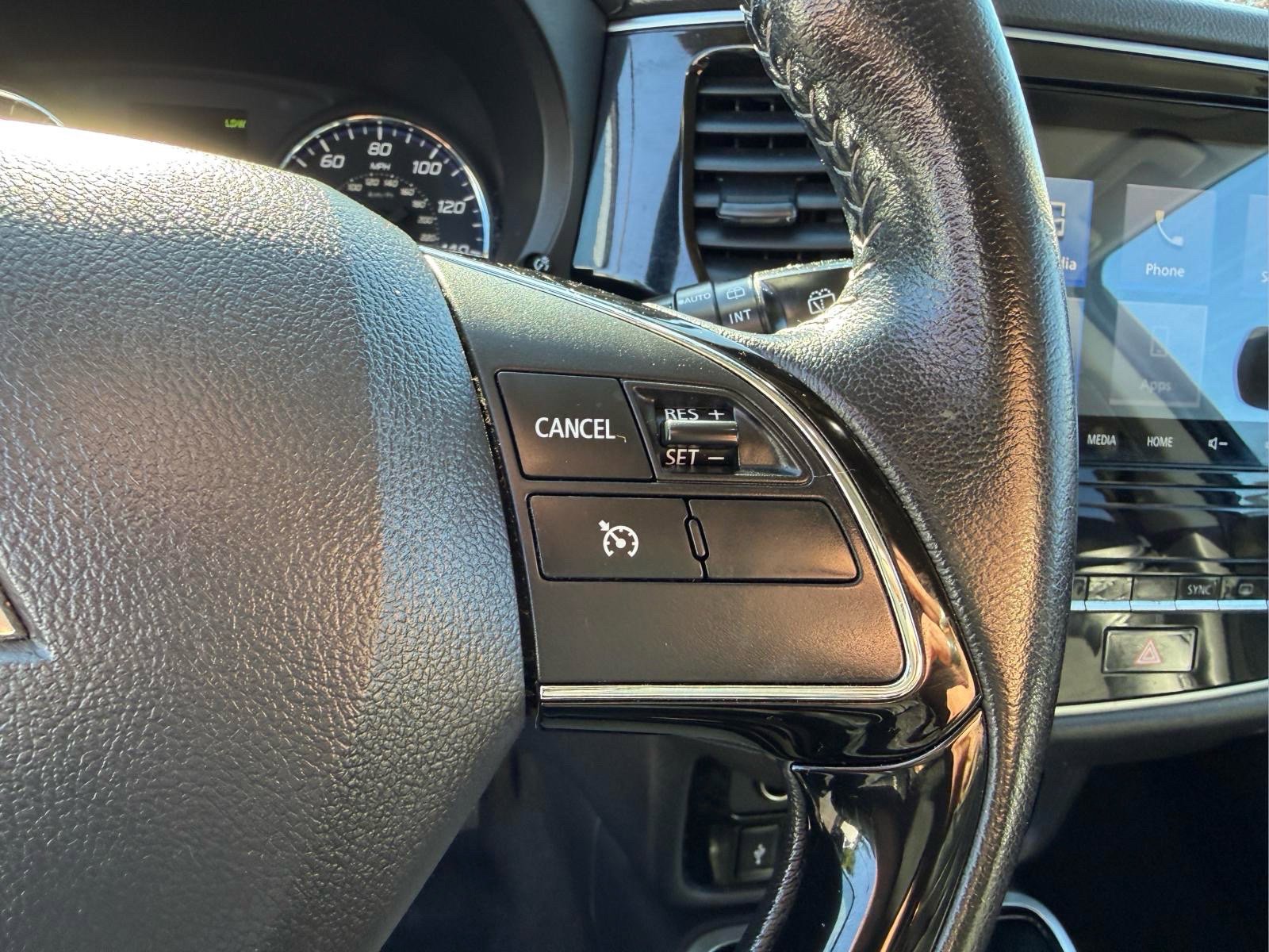 Used 2020 Mitsubishi Outlander SE FWD image 30