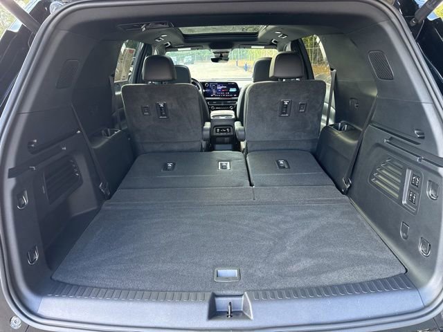 Used 2024 Chevrolet Traverse RS image 29