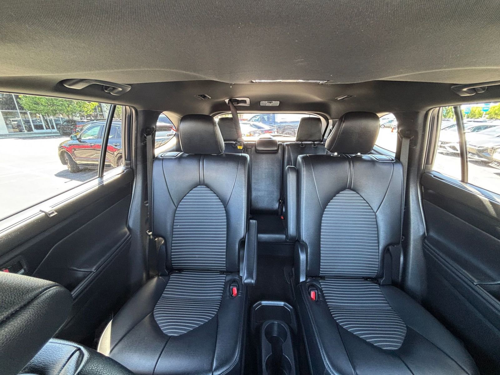 Used 2025 Toyota Highlander XSE AWD/4WD image 42