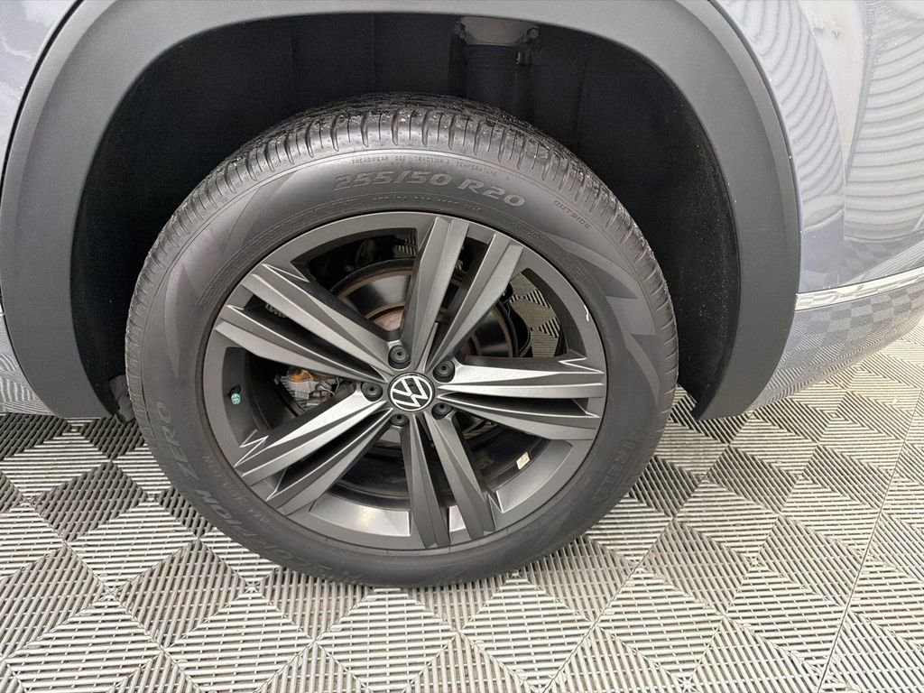 Used 2021 Volkswagen Atlas Cross Sport SE w/ Panoramic Sunroof Package image 21