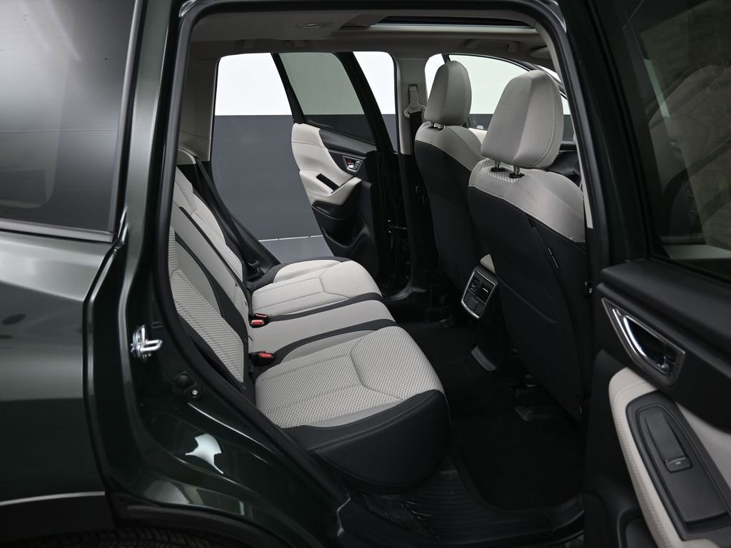 Used 2024 Subaru Forester Premium image 33